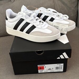 adidas Barreda White Black Low-Top Sneakers
